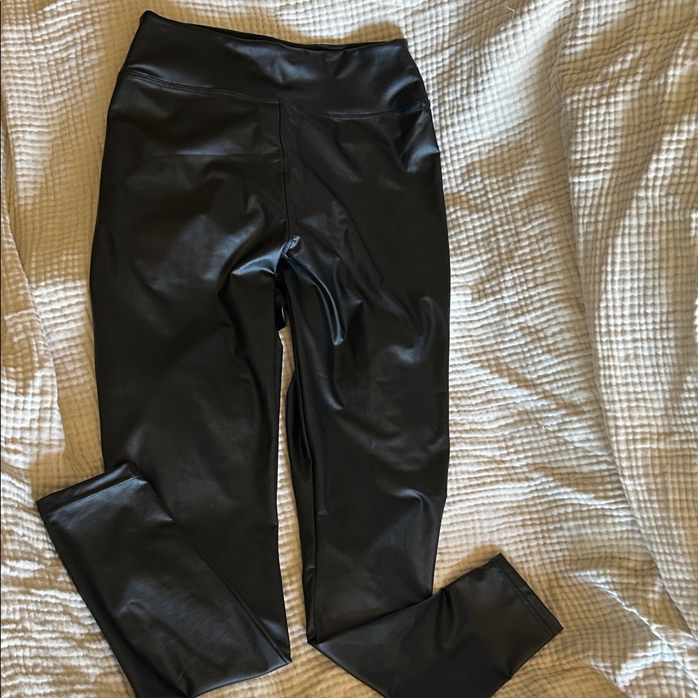NWT Offline by Aerie Faux Leather Black Leggings Sz L